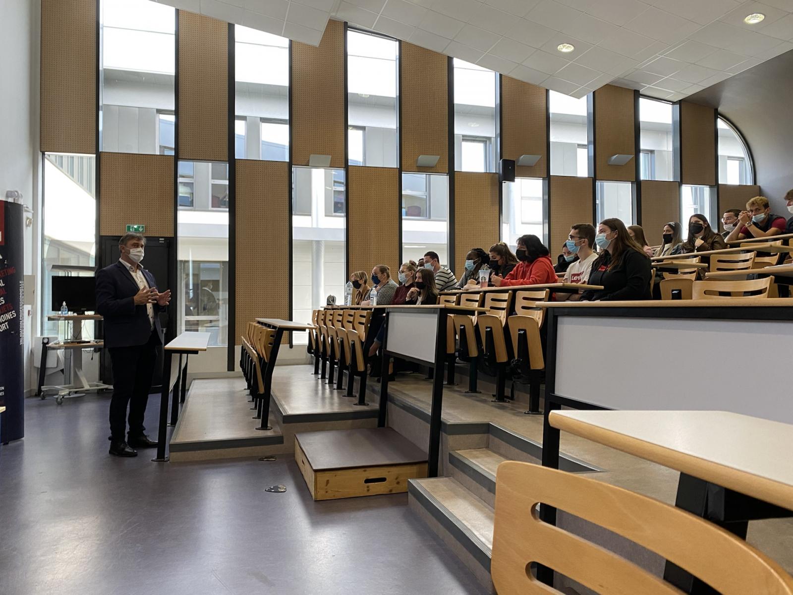 Ag&eacute;a pr&eacute;sente le monde de l'assurance aux banque assurance