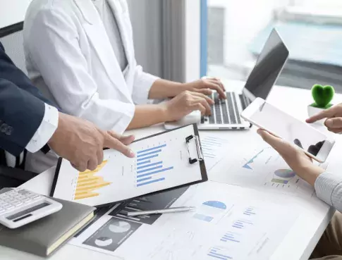 L'Impact des stages et de l'alternance dans le Bachelor Commerce  
