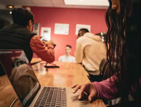Pourquoi se reconvertir dans les métiers de la communication ?