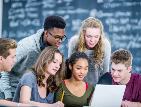 Comment bien choisir son école de commerce ?