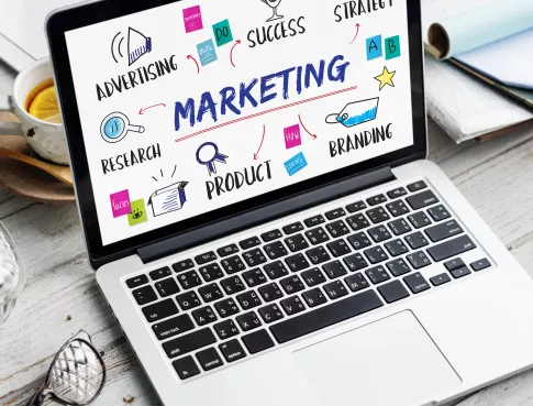 Comment le Marketing Digital Diffère-t-il du Marketing Traditionnel ? 