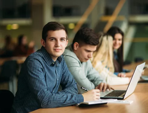 Pourquoi s'orienter en école de commerce ?