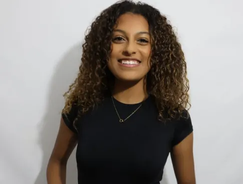  étudiante en Bachelor Open à Caen et candidate à Miss Normandie 2025