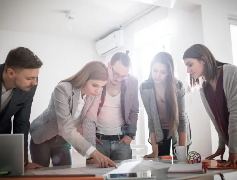 Le coaching personnalisé : l’accompagnement clé de la formation management et gestion