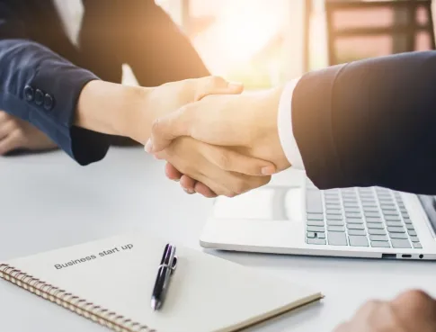 Comment notre formation commerce forme des profils polyvalents