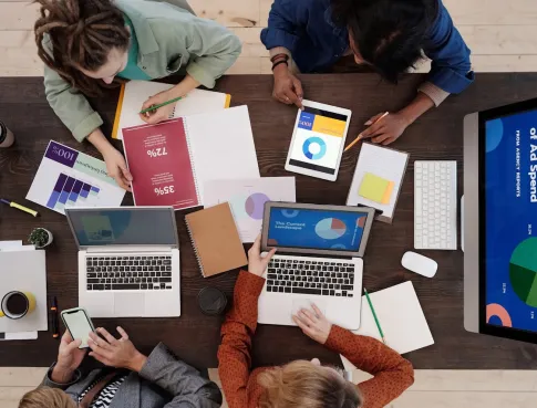 Comment le bachelor commerce booste vos soft skills ?