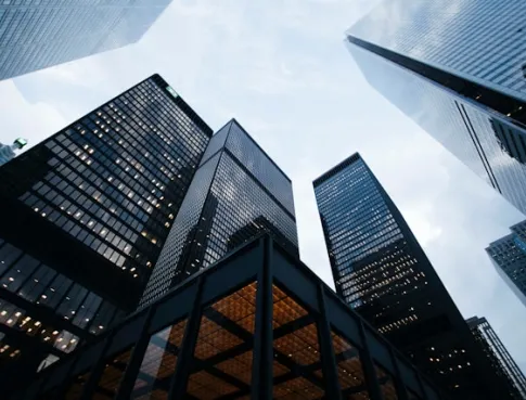 Devenir expert bancaire : la formation qui booste votre carrière financière