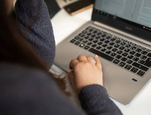La première étape d'un parcours en école de commerce
