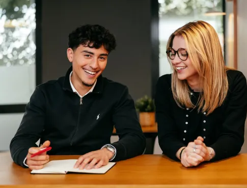 Choisis un métier fait pour écouter et agir 