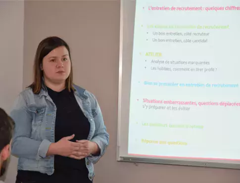 Une ancienne étudiante, devenue chargée de développement vous coache