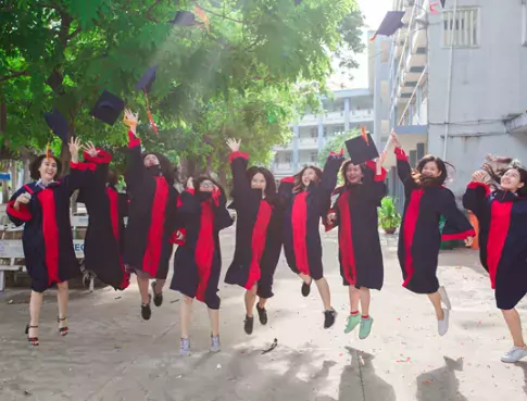 CLASSEMENT DES MEILLEURS BACHELORS DE 2021 : L'IPAC BACHELOR FACTORY EN COURSE !