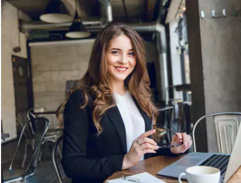 Faire bonne impression auprès des recruteurs grâce à la communication non-verbale ?