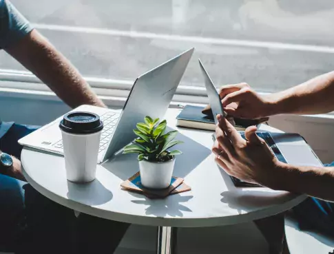 Une étudiante en Bachelor Ressources Humaines répond à 3 stéréotypes sur les RH