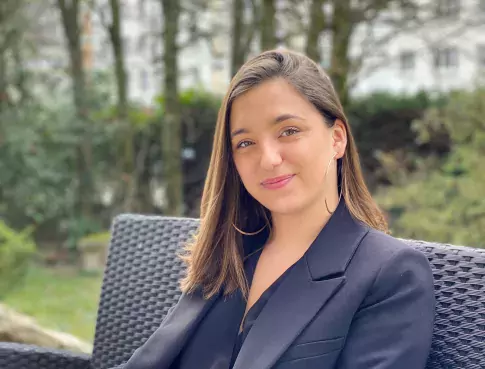 Témoignage de Iman, étudiante en Bachelor Marketing, Communication et Publicité