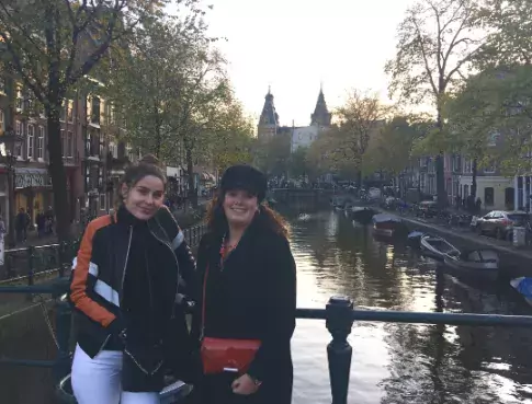 Cassandre & Wallis, Direction Amsterdam !