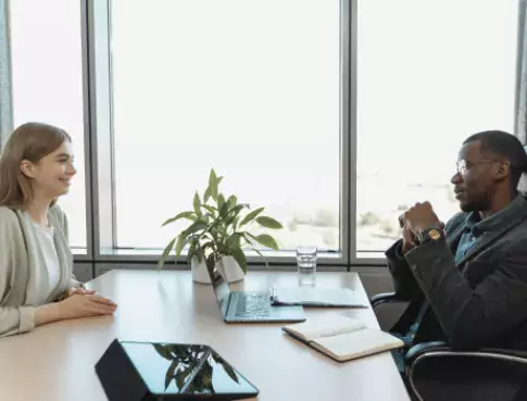 Réussir son entretien : Zoom sur la communication non verbale