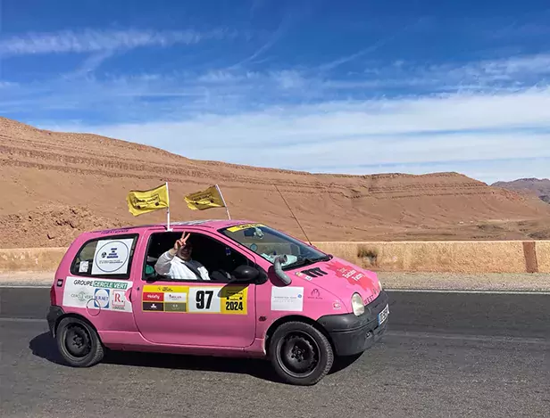 TWING-RAID-MAROC-IPAC-BACHELOR-FACTORY-ECOLE-DE-COMMERCE-PARIS-SUD-EVENEMENT-TWINGO