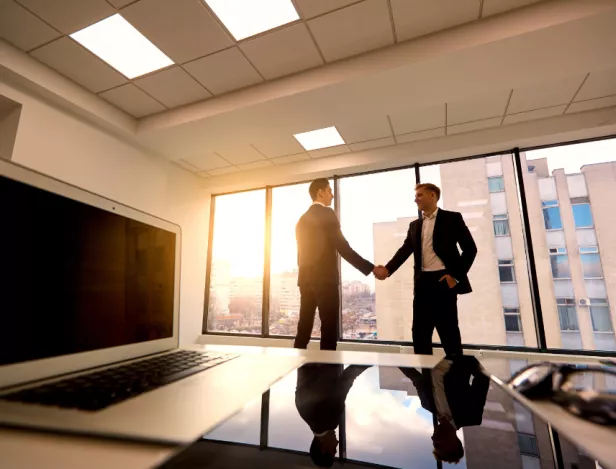 qu-est-ce-que-le-commerce-formation-bachelor-commerce-marketing-negociation-ecole-ipac-bachelor-factory-bordeaux