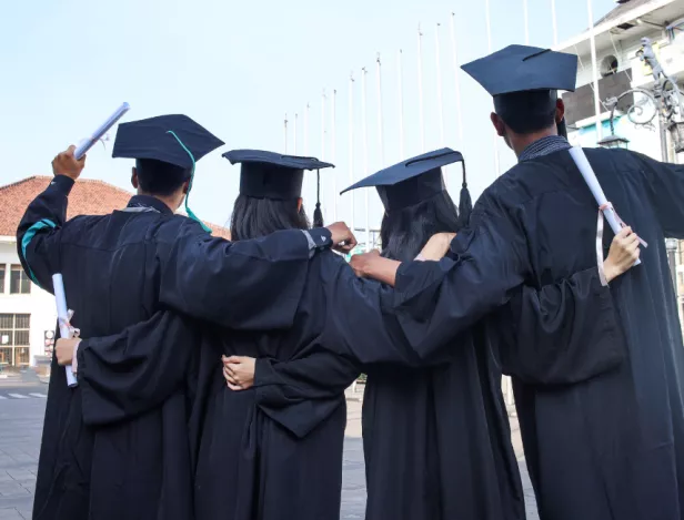 decouvre-la-voie-d-excellence-pour-ton-orientation-post-bac-ecole-commerce-ipac-bachelor-factory-bordeaux-formation-bachelor-open