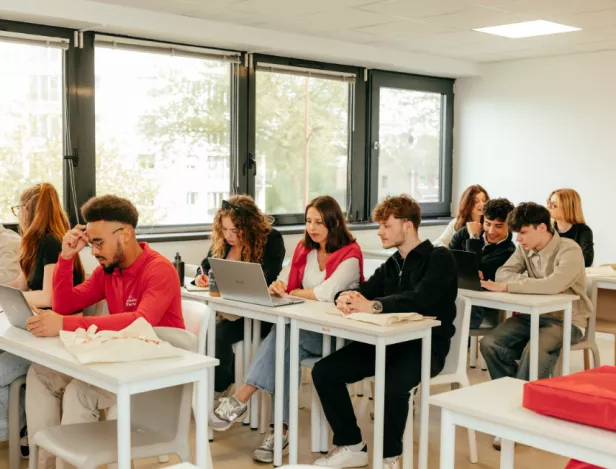 bachelor-banque-assurance-ipac-bachelor-factory-lille