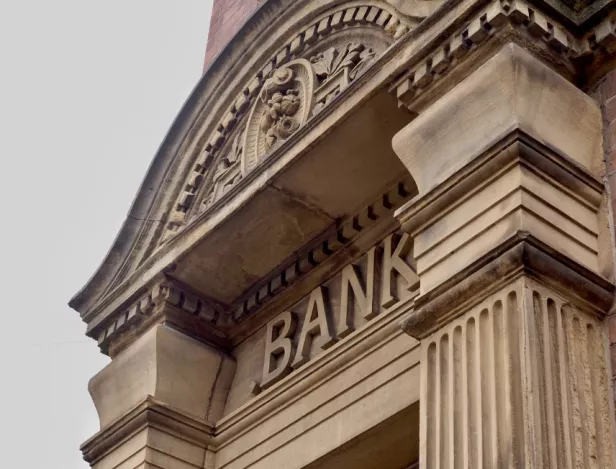 Quels-sont-les-3-types-de-banques