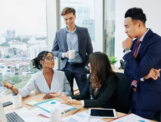 Top-5-des-secteurs-qui-recrutent-dans-le-domaine-de-la-Gestion-et-de-la-Finance