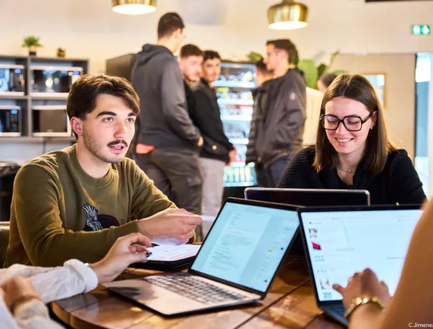 serious-game-pedagogie-alternative-ecole-de-commerce-lyon-ipac-bachelor-factory