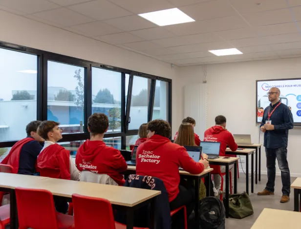 Bachelor-Gestion-RH-Entreprises-Administrations-école-de-commerce-Ipac-Bachelor-Factory