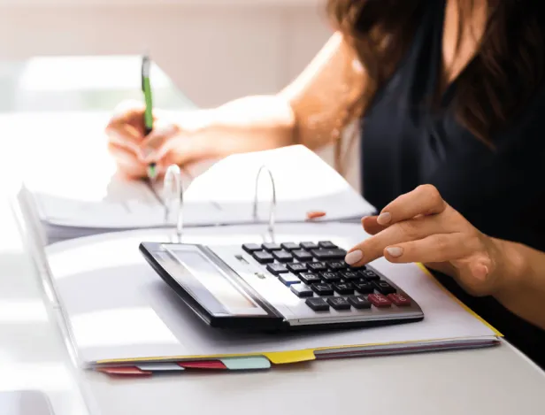 comptabilité-gestion-financière-Bachelor-Gestion-Finance-école-de-commerce-Ipac-Bachelor-Factory-Laval