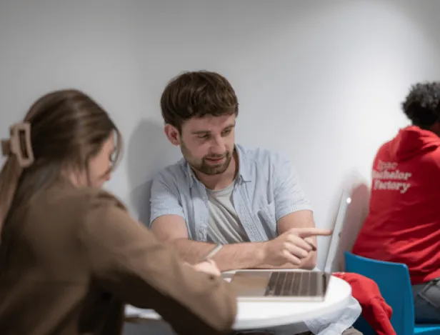 école-commerce-IBF-BC360-étudiants