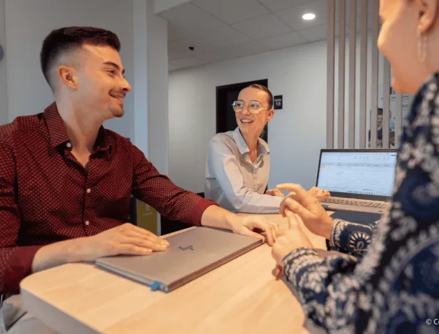 Classement--ecole-commerce-post-bac-perspectives-Bachelor-IPAC-Bachelor-Factory-Laval-école-de-commerce