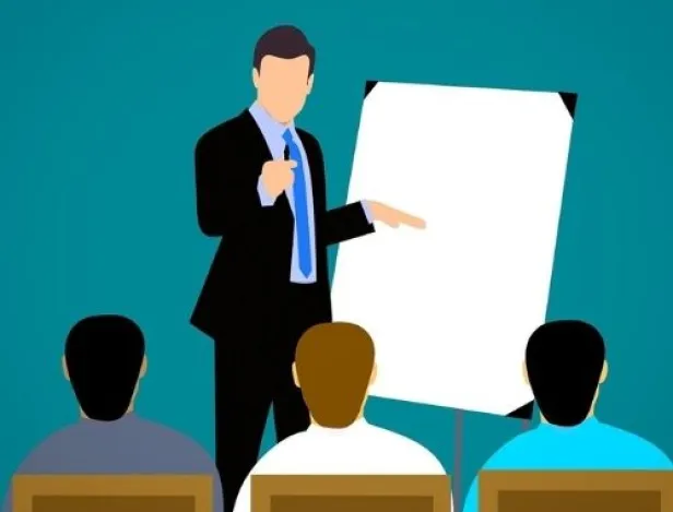 Formation-en-assurance-et-services-financiers-après-un-bac+2