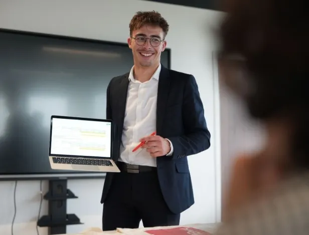 expliquer-alternance-aux-parents-ecole-de-commerce-ipacbachelorfactory-lyon