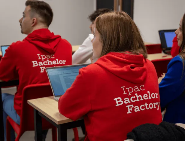 avenir-post-bac-Bachelor-Management-IPAC-Bachelor-Factory-Laval-&eacute;cole-de-commerce