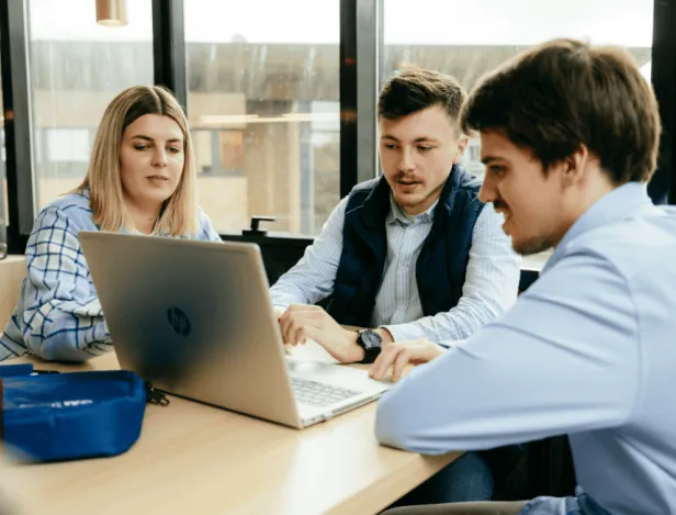 projets-concrets-communication-Bachelor-communication-IPAC-Bachelor-Factory-Laval-&eacute;cole-de-commerce