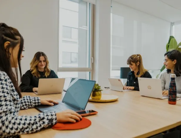 challenges-pedagogique-projets-concret-ecole-de-commerce-ipacbachelorfactory-lyon