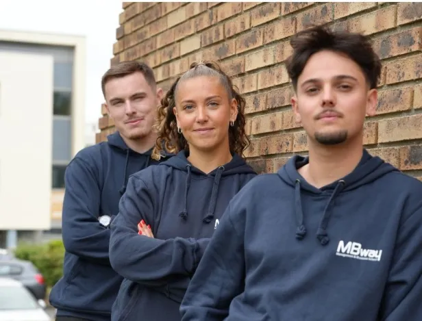 ecole-de-commerce-hors-parcoursup-ce-qu-il-faut-savoir-ipacbachelorfactory-lyon