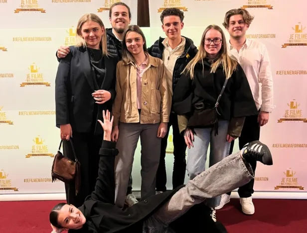 Je-filme-ma-formation-les-étudiants-prennent-la-caméra