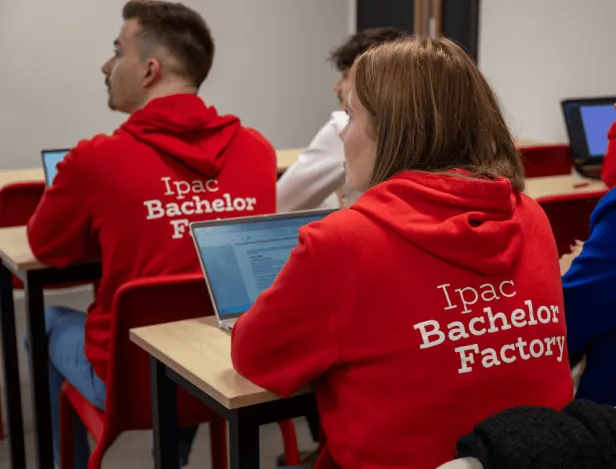 trouver-son-stage-Bachelor-management-Ipac-Bachelor-Factory-Laval-&eacute;cole-de-commerce