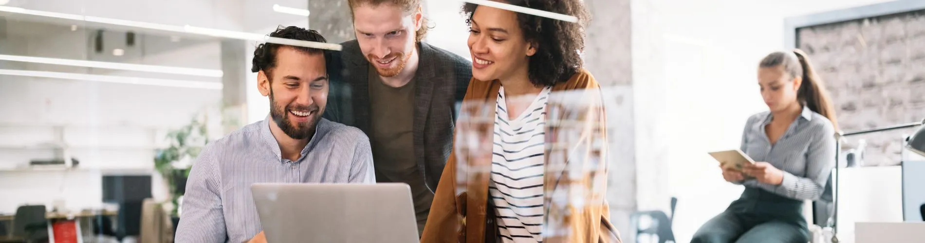 relation-privilegie-etudiants-alternance-entreprise-ecole-de-commerce