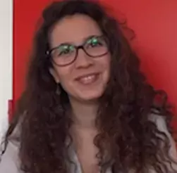 Julie, Bachelor Tourisme